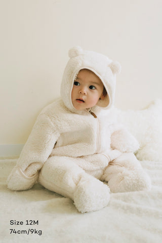 クマみみテディフリースロンパース