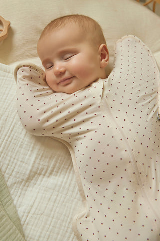 【1月8日 入荷予定】Newborn モダールスワドルスーツ