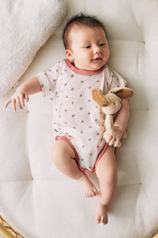 Newborn コットンメッシュボディスーツ