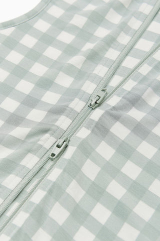 【1月8日 入荷予定】Newborn モダールスワドルスーツ