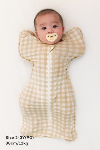 【1月8日 入荷予定】Newborn モダールスワドルスーツ